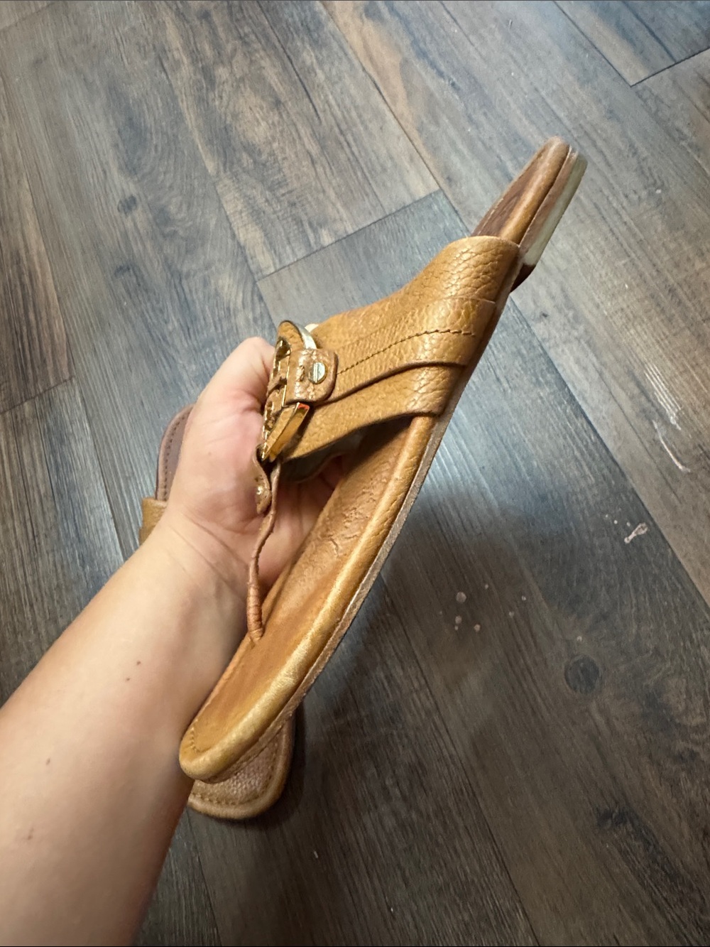 Tory Burch Tan Leather Logo Thong Sandals - Picture 5 of 16